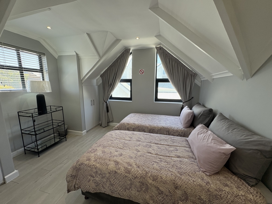 4 Bedroom Property for Sale in Grotto Bay Western Cape